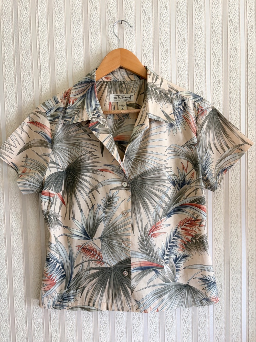 Vintage 90s Tori Richard Hawaiian Shirt Medium 100% cotton
